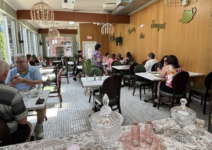 indoor dining at Swing the Teapot in Floral Park, New York