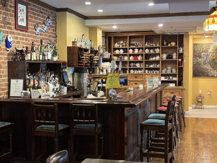 bar inside Swing the Teapot in Floral Park, New York