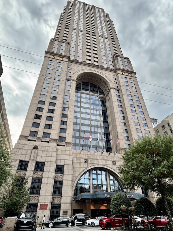 exterior Four Seasons Hotel Atlanta