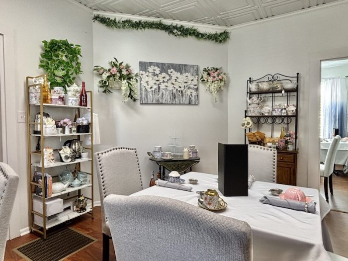 tea gifts for sale in Anna's Tearoom in Springfield, Georgia.