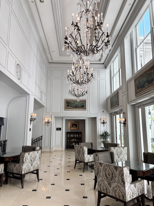 finding Davenport Lounge in The Ritz-Carlton New Orleans