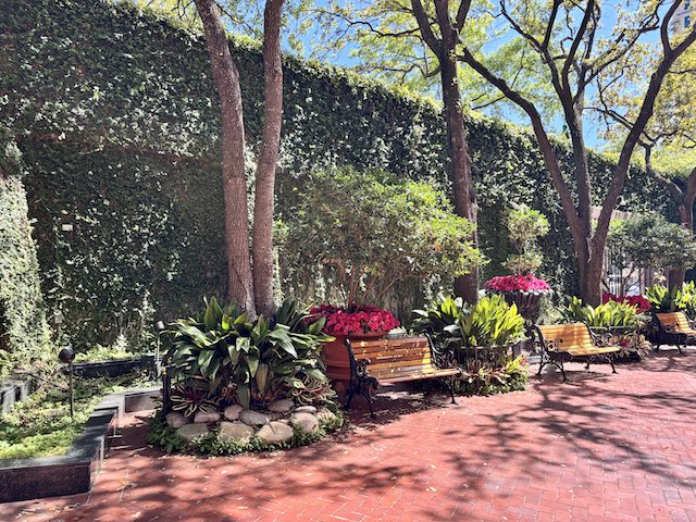 garden courtyard at The Windsor Court, Le Salon in New Orleans, LA