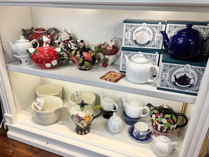 teapots for sale at Smith-Byrd House in Prattville, Alabama